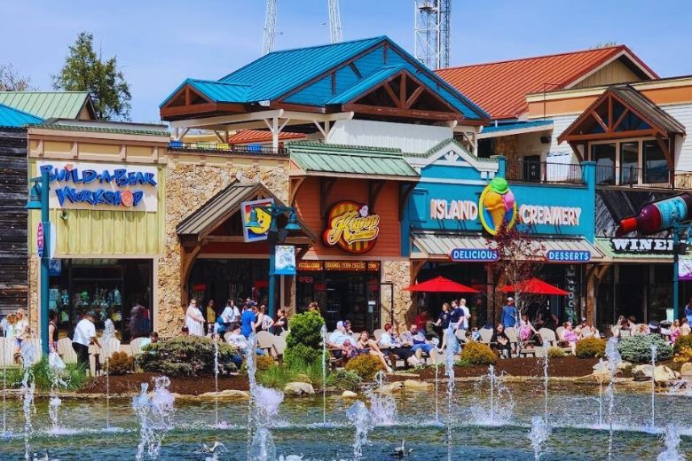 5 Best Places to Shop in Pigeon Forge